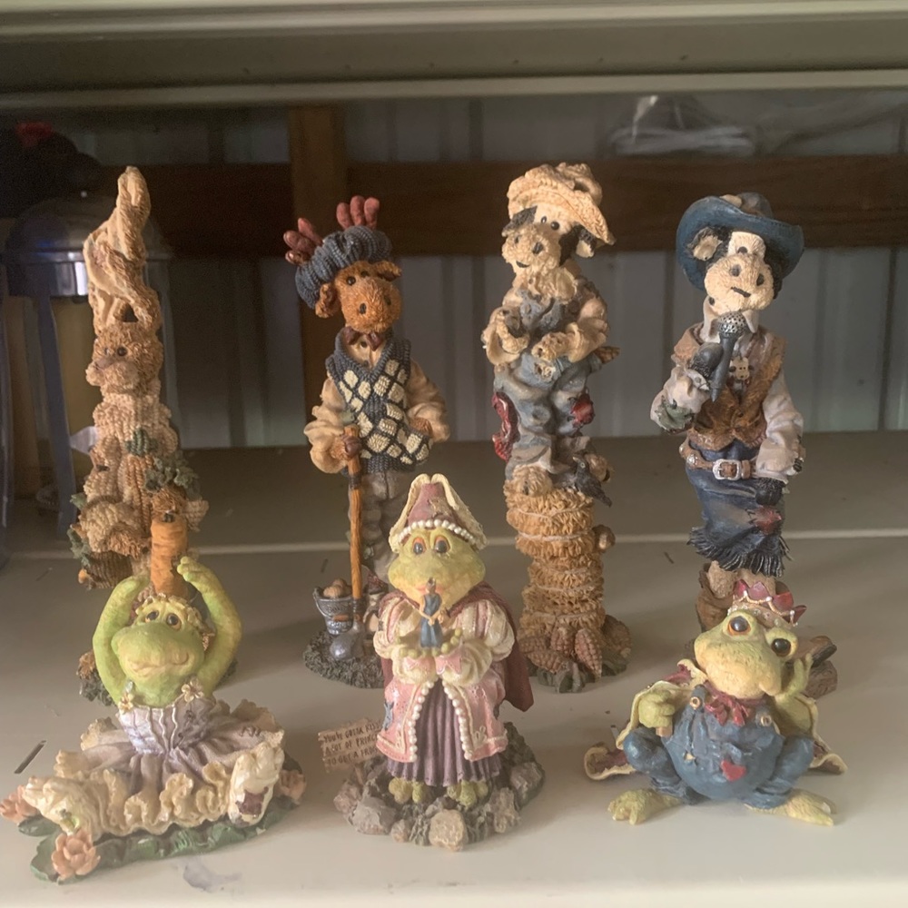 Boyd’s bear and friends figurines
